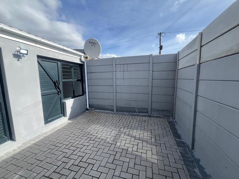2 Bedroom Property for Sale in Kensington Western Cape